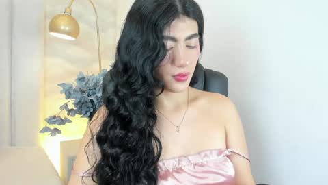  . online show from April 7, 9:39 pm