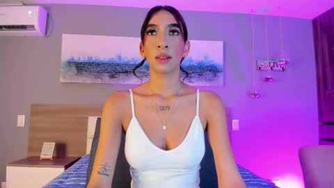 Ashly online show from November 9, 6:15 pm