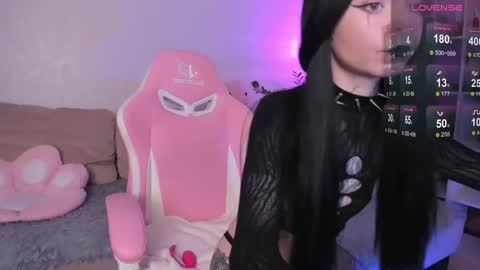 Chloe online show from November 9, 4:47 pm