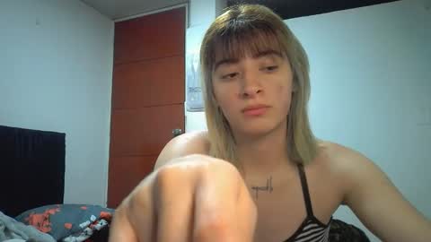 Mia-foster online show from April 4, 2:32 am