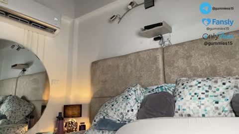 sara online show from March 19, 2:05 am