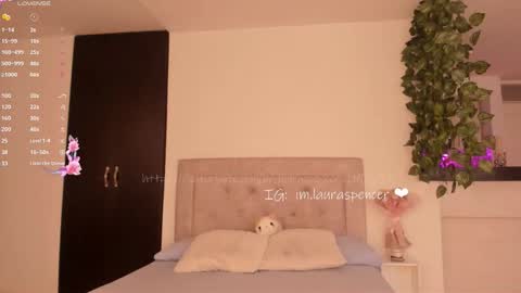 Laura online show from February 11, 12:06 pm