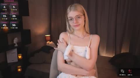 Monica online show from October 12, 7:27 pm