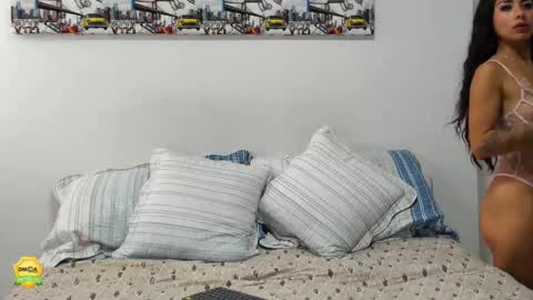 _luna_charlotte online show from February 10, 2:20 pm