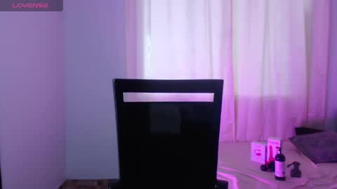 _moon_rosee online show from March 7, 1:40 pm