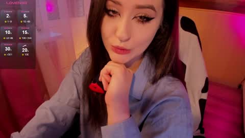 _sserendipityy_ online show from April 10, 4:57 pm