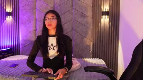   online show from March 27, 7:47 pm