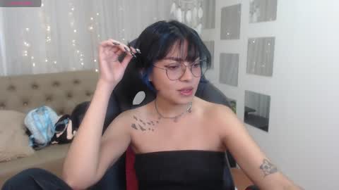 Abbi online show from December 15, 7:31 pm