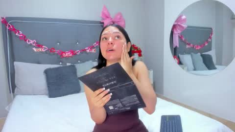 Abby Dixon  online show from February 25, 12:15 pm