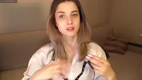 Abigail online show from July 10, 7:03 pm