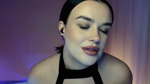 my inst   love inside 17 online show from February 8, 10:08 pm