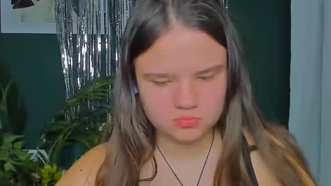 adelecruzz online show from March 17, 1:48 pm