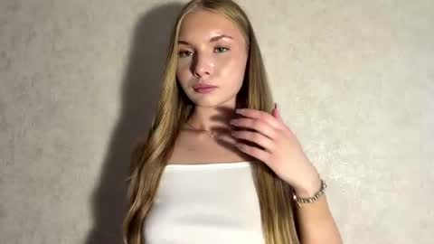 Caroline online show from July 10, 5:02 pm