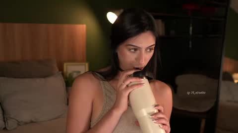 Emma online show from April 13, 8:53 pm