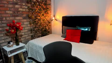 Agatha grey online show from February 19, 7:35 pm