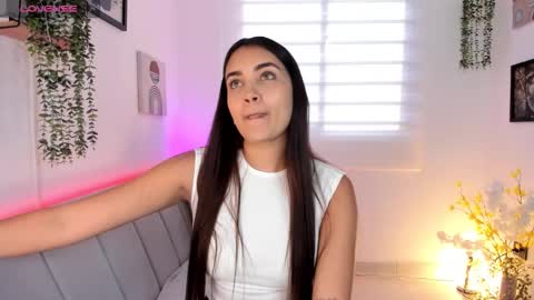 Aisha online show from February 4, 9:40 pm