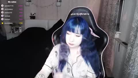 akirahartyx online show from April 19, 4:51 pm