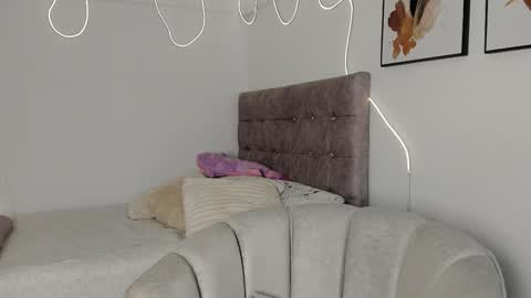 Alaia Alegria online show from March 26, 10:33 pm