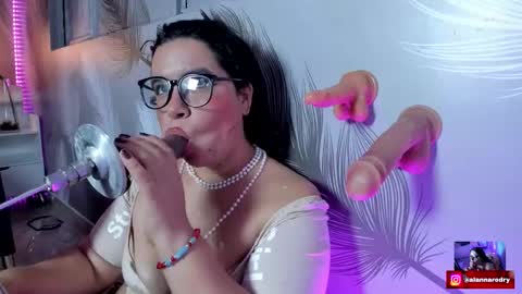 alana silver online show from November 9, 4:30 am