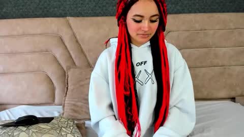 alice foxred online show from March 30, 12:38 pm