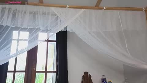 Alice  vacation  online show from March 6, 6:30 am