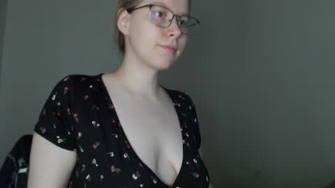 alinasei online show from July 3, 10:43 am