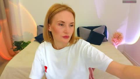 alisssarose online show from April 8, 9:39 pm