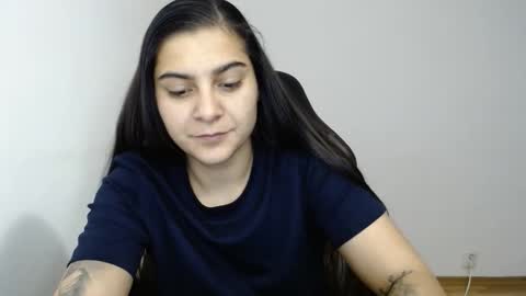 The queen of the biceps  online show from April 6, 4:01 am