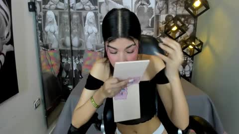 A M A R A online show from February 5, 8:57 pm