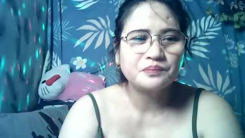 amazing angel online show from April 24, 6:11 pm