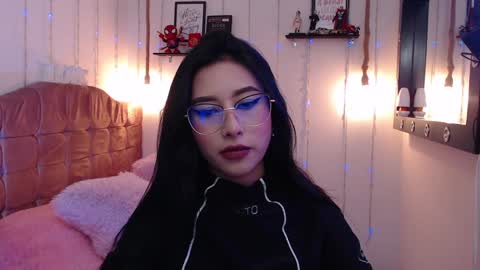 Amber  Astrom online show from December 5, 9:06 pm