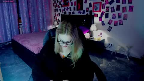 Amelia online show from April 1, 8:39 pm