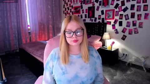 Amelia online show from April 16, 11:10 am