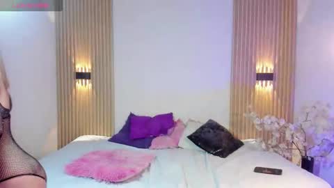 ameliarose4 online show from March 17, 1:53 am