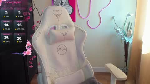 Amelie online show from June 16, 1:50 am