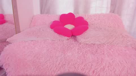 Amelia online show from April 5, 3:22 pm