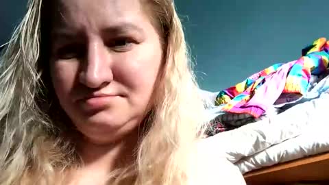 amely12 online show from December 13, 11:45 am