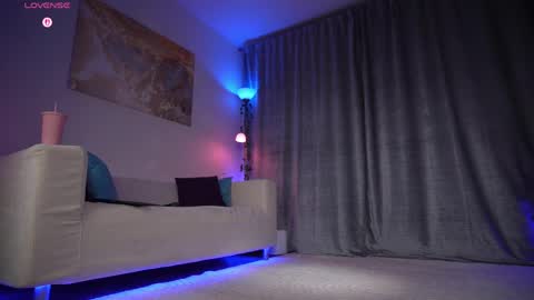 Amy  online show from April 8, 4:47 am