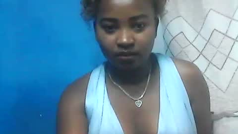 amielle_01 online show from May 6, 8:24 pm