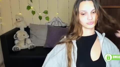 Amina online show from February 10, 2:59 pm