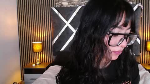 Amy online show from April 17, 1:24 pm