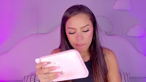Kendra  online show from July 25, 9:27 am