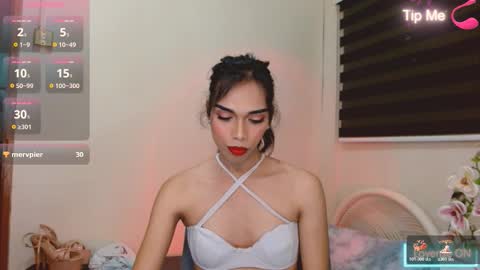 SENORITA online show from December 18, 3:50 pm