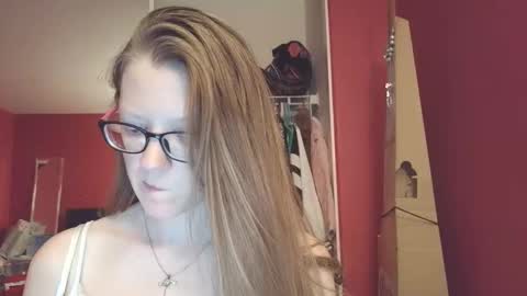 AngelicAngel online show from March 3, 7:25 am