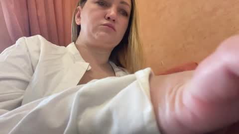 Amelia online show from April 11, 7:45 am