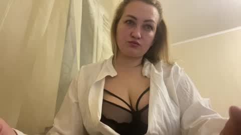 Amelia online show from April 15, 7:36 pm