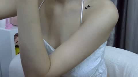 anianqueen online show from March 13, 1:45 pm