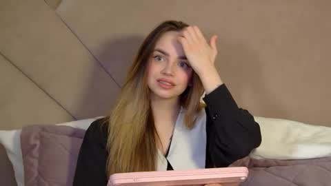 AnitaVenture online show from April 17, 4:25 am