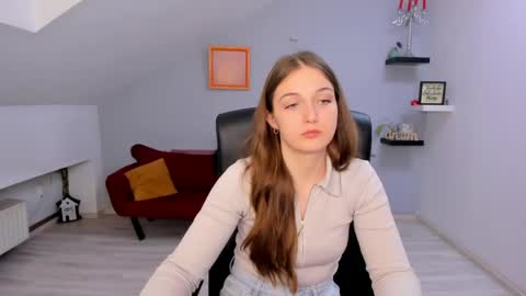 annewilsonn online show from April 17, 11:23 am