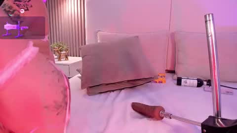 ANNIE  online show from March 21, 9:42 pm